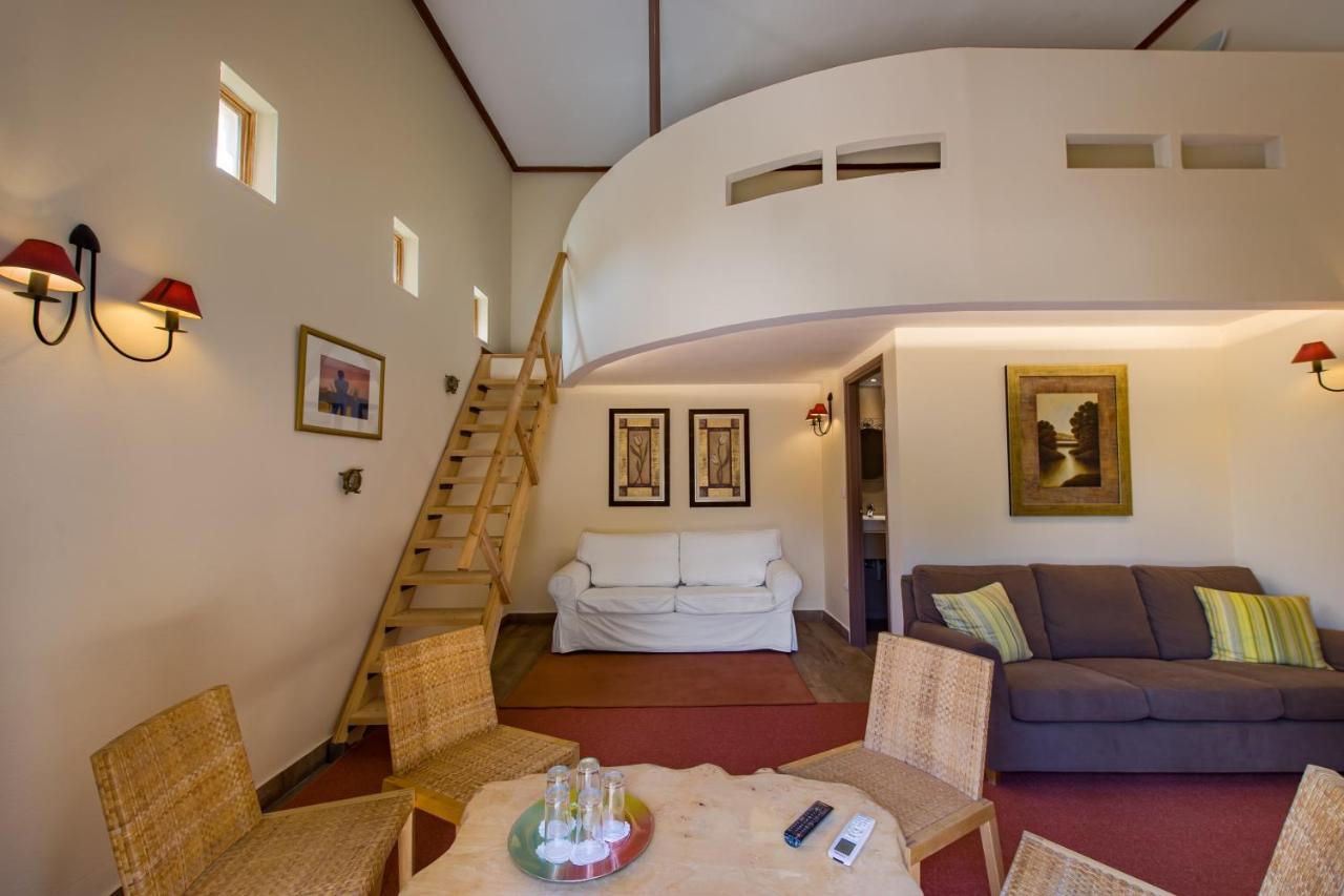 Rocabella Hellinikon Country Hotel Zewnętrze zdjęcie